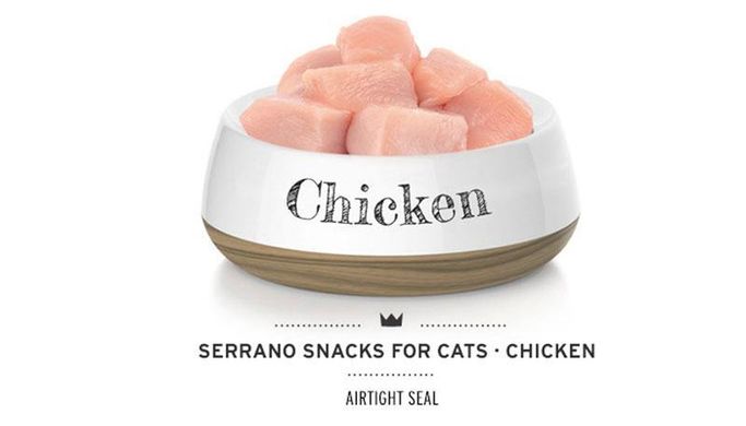 Mediterranean Natural (Медитераниан Натурал) Serrano Snacks Chicken – Натуральное лакомство с курицей для котов, способствующее выведению комочков шерсти из ЖКТ 50 г